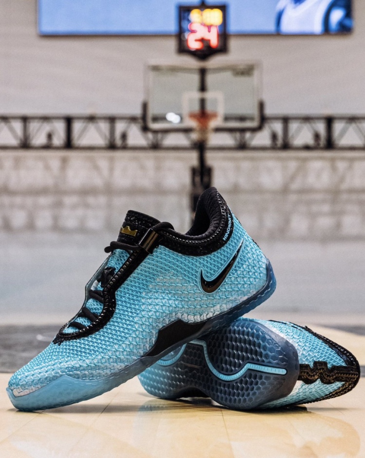 詹姆斯晒LeBron 24实物 亲称最轻个人鞋款