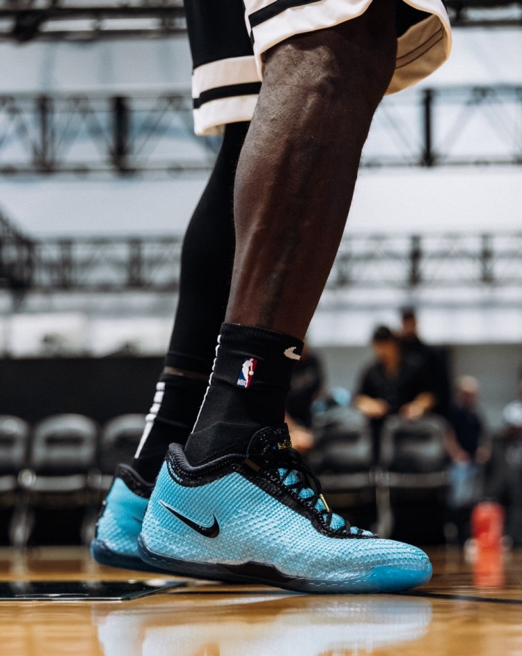 詹姆斯晒LeBron 24训练照 确认史上最轻正代