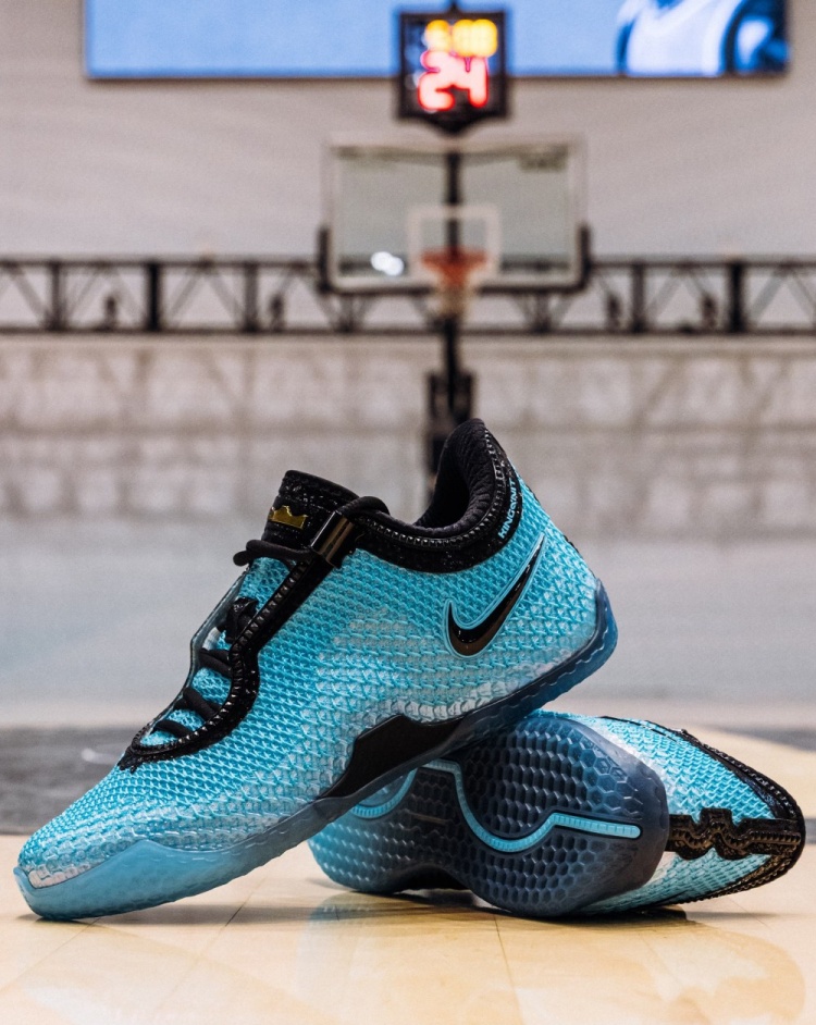 詹姆斯晒LeBron 24训练照 确认史上最轻正代
