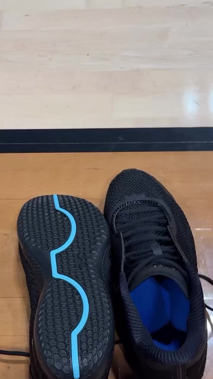 詹姆斯晒LeBron 24训练照 确认史上最轻正代