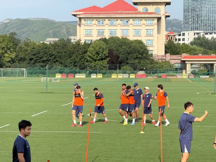 王大雷陈泽仕王彤缺席泰山赛前合练 李源一回归