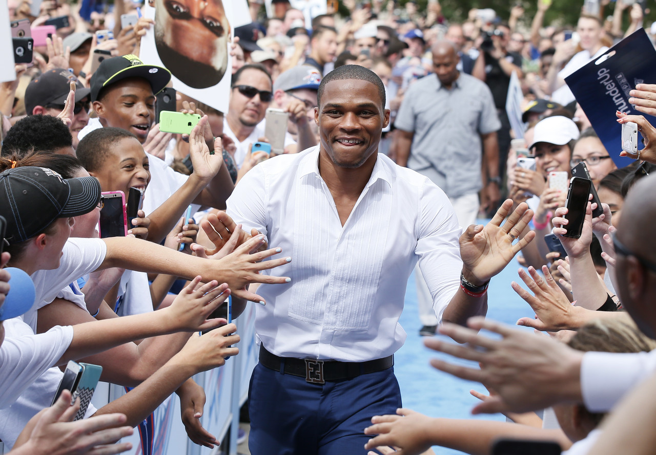 威少宣布退役结束18年NBA生涯 巅峰场均三双与末期流浪皆成往事 威少宣布退役结束18年NBA生涯 巅峰场均三双与末期流浪皆成往事