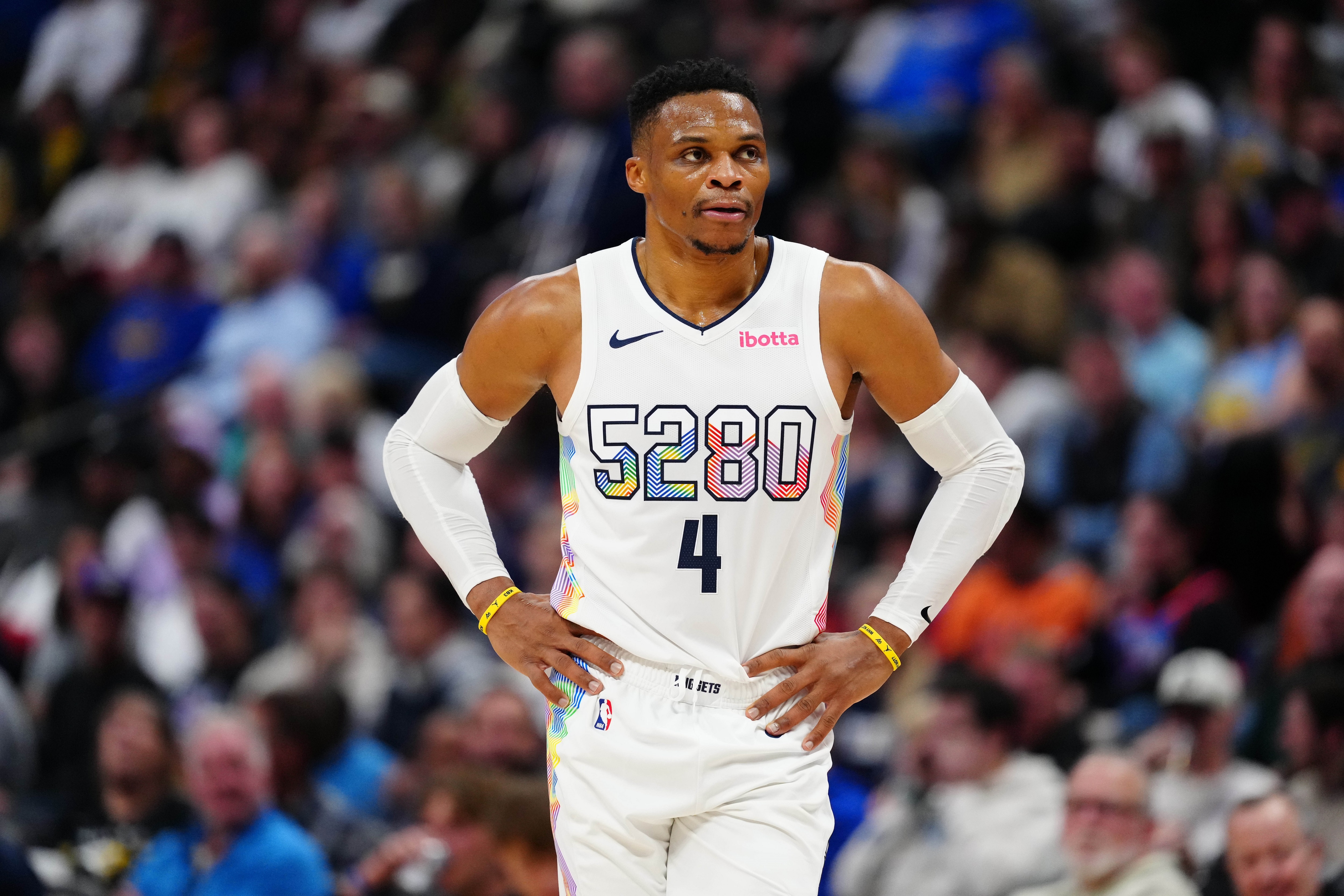 威少宣布退役结束18年NBA生涯 巅峰场均三双与末期流浪皆成往事 威少宣布退役结束18年NBA生涯 巅峰场均三双与末期流浪皆成往事