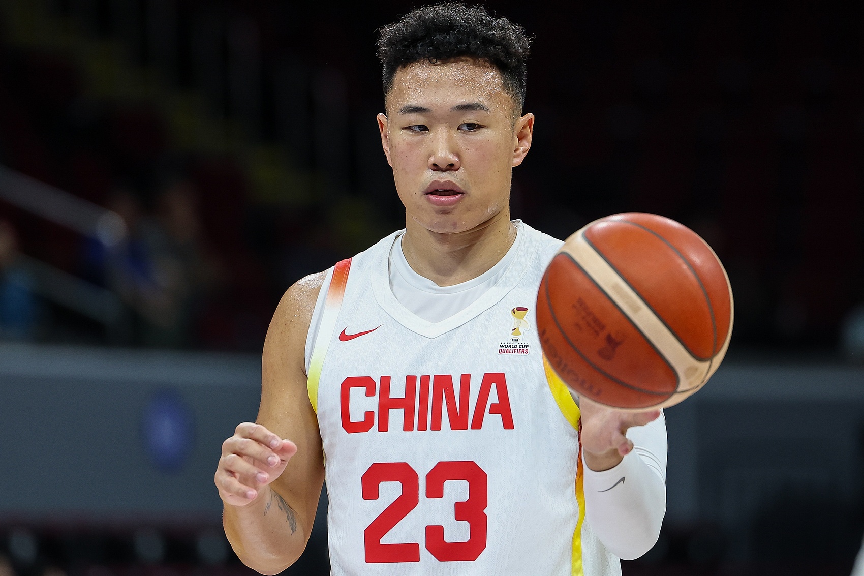 贺希宁17分领跑 中国男篮热身赛83-78击败乌拉圭