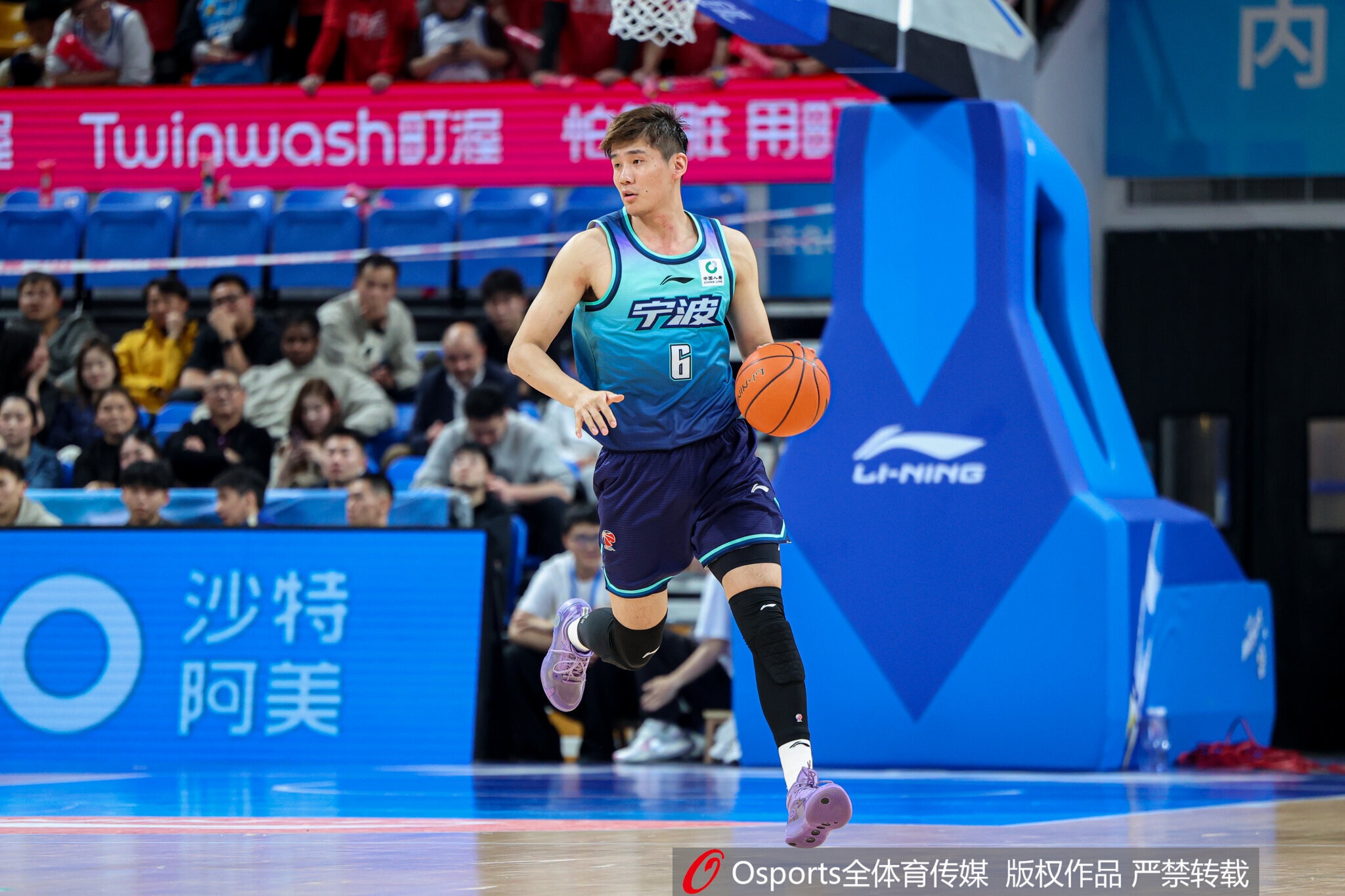 山西完成王俊杰注册 3年C类合同锁定后卫 山西完成王俊杰注册 3年C类合同锁定后卫