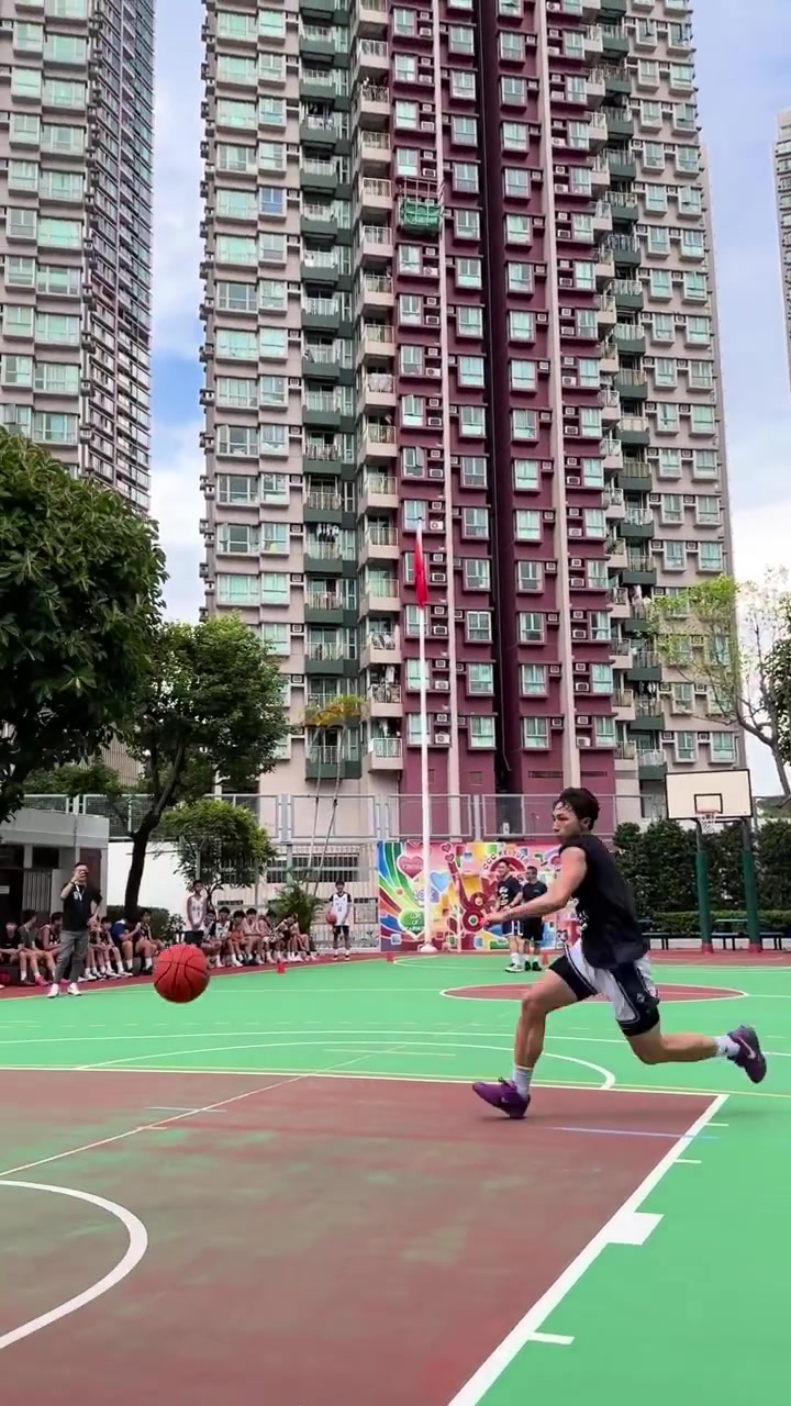 香港金牛四将进校园带队训练 杨睿骐吴委峻唐才育侯天一全员上阵 香港金牛四将进校园带队训练 杨睿骐吴委峻唐才育侯天一全员上阵