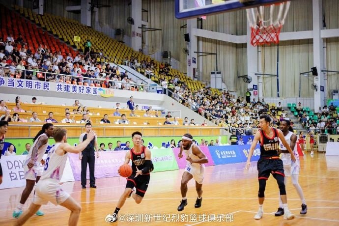 终场前19秒追平三分弹筐 深圳78-83惜败巨浪 终场前19秒追平三分弹筐 深圳78-83惜败巨浪