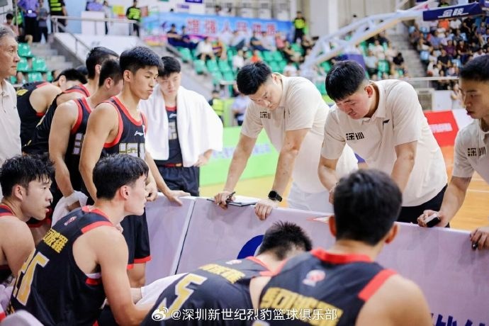 终场前19秒追平三分弹筐 深圳78-83惜败巨浪 终场前19秒追平三分弹筐 深圳78-83惜败巨浪