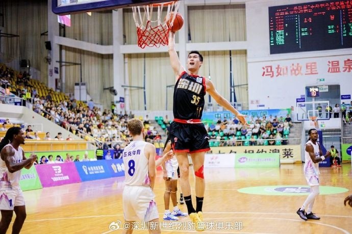 终场前19秒追平三分弹筐 深圳78-83惜败巨浪 终场前19秒追平三分弹筐 深圳78-83惜败巨浪