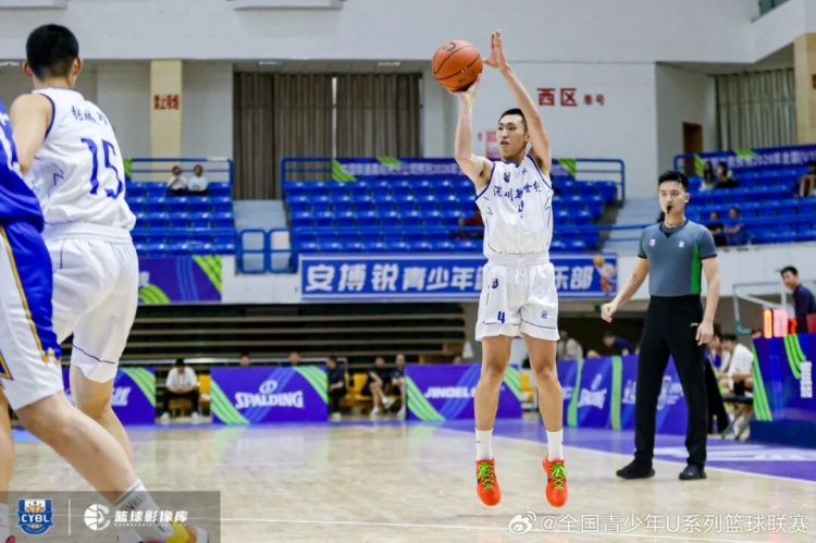 深圳新世纪U19预赛7战5胜晋级,吴铠博包揽赛区得分王抢断王 深圳新世纪U19预赛7战5胜晋级,吴铠博包揽赛区得分王抢断王