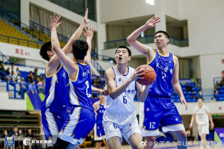 深圳新世纪U19预赛7战5胜晋级,吴铠博包揽赛区得分王抢断王 深圳新世纪U19预赛7战5胜晋级,吴铠博包揽赛区得分王抢断王