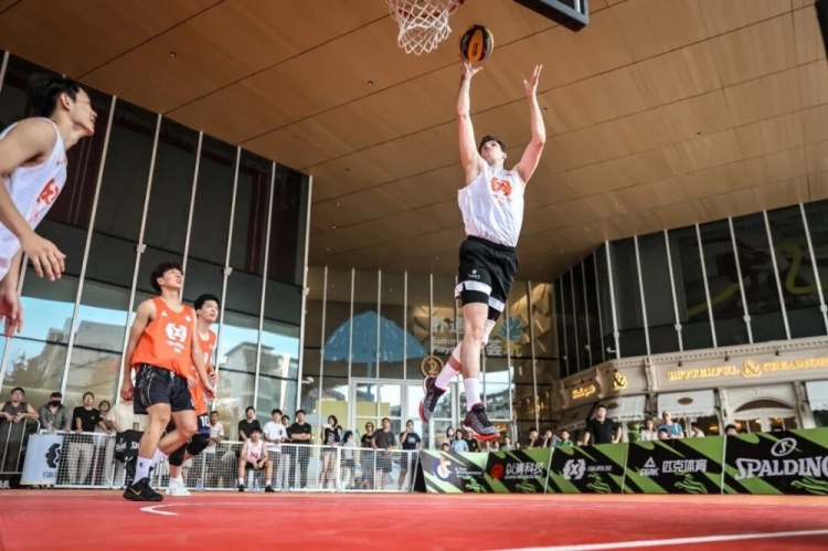 FIBA Open 3x3上海长宁站落幕 KOTC加时逆转 闵行动小鹿全胜夺冠 FIBA Open 3x3上海长宁站落幕 KOTC加时逆转 闵行动小鹿全胜夺冠