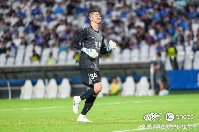 侯森多次扑救力保城门 国安客场3-0完胜申花 侯森多次扑救力保城门 国安客场3-0完胜申花