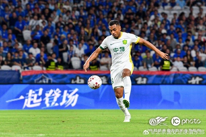 侯森多次扑救力保城门 国安客场3-0完胜申花 侯森多次扑救力保城门 国安客场3-0完胜申花