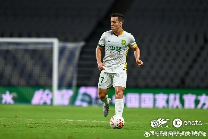 侯森多次扑救力保城门 国安客场3-0完胜申花 侯森多次扑救力保城门 国安客场3-0完胜申花