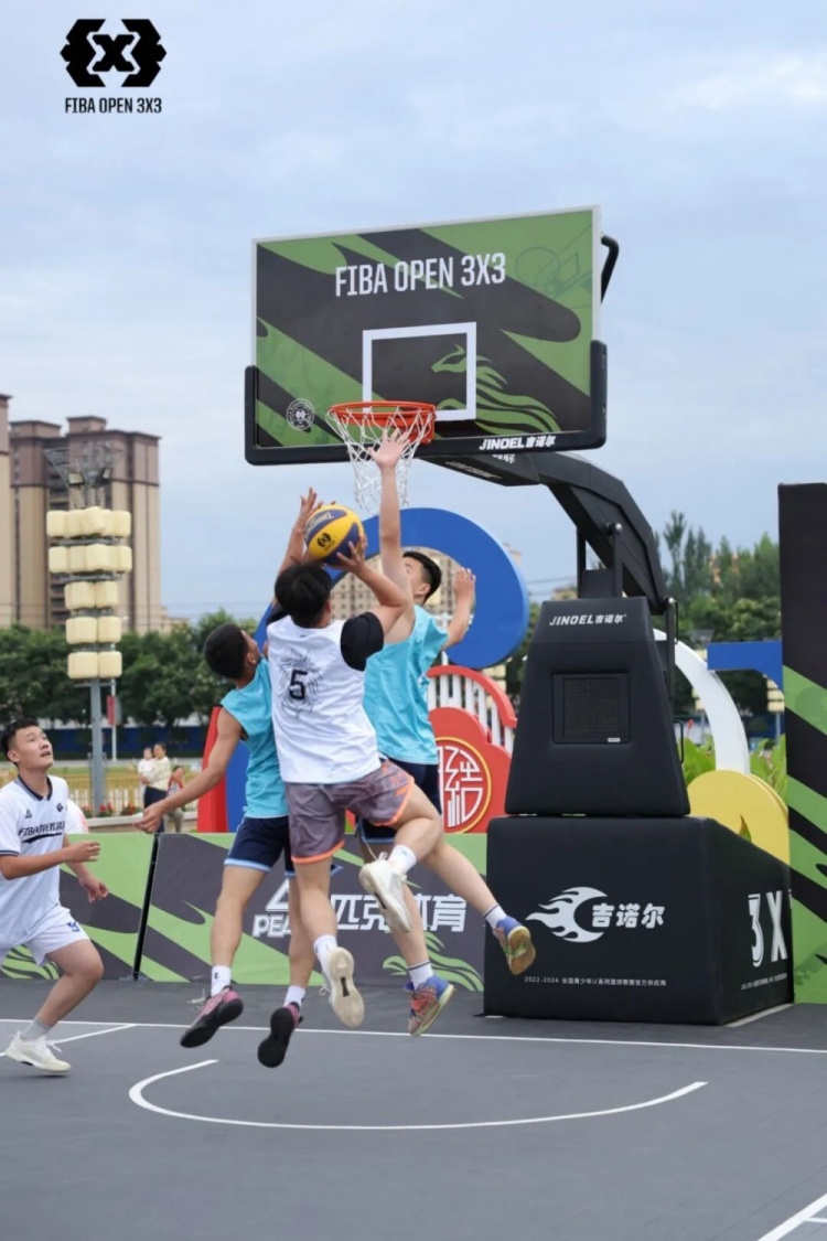 FIBA三人篮球达拉特旗站落幕 酷动启航21-16夺男组冠军 FIBA三人篮球达拉特旗站落幕 酷动启航21-16夺男组冠军