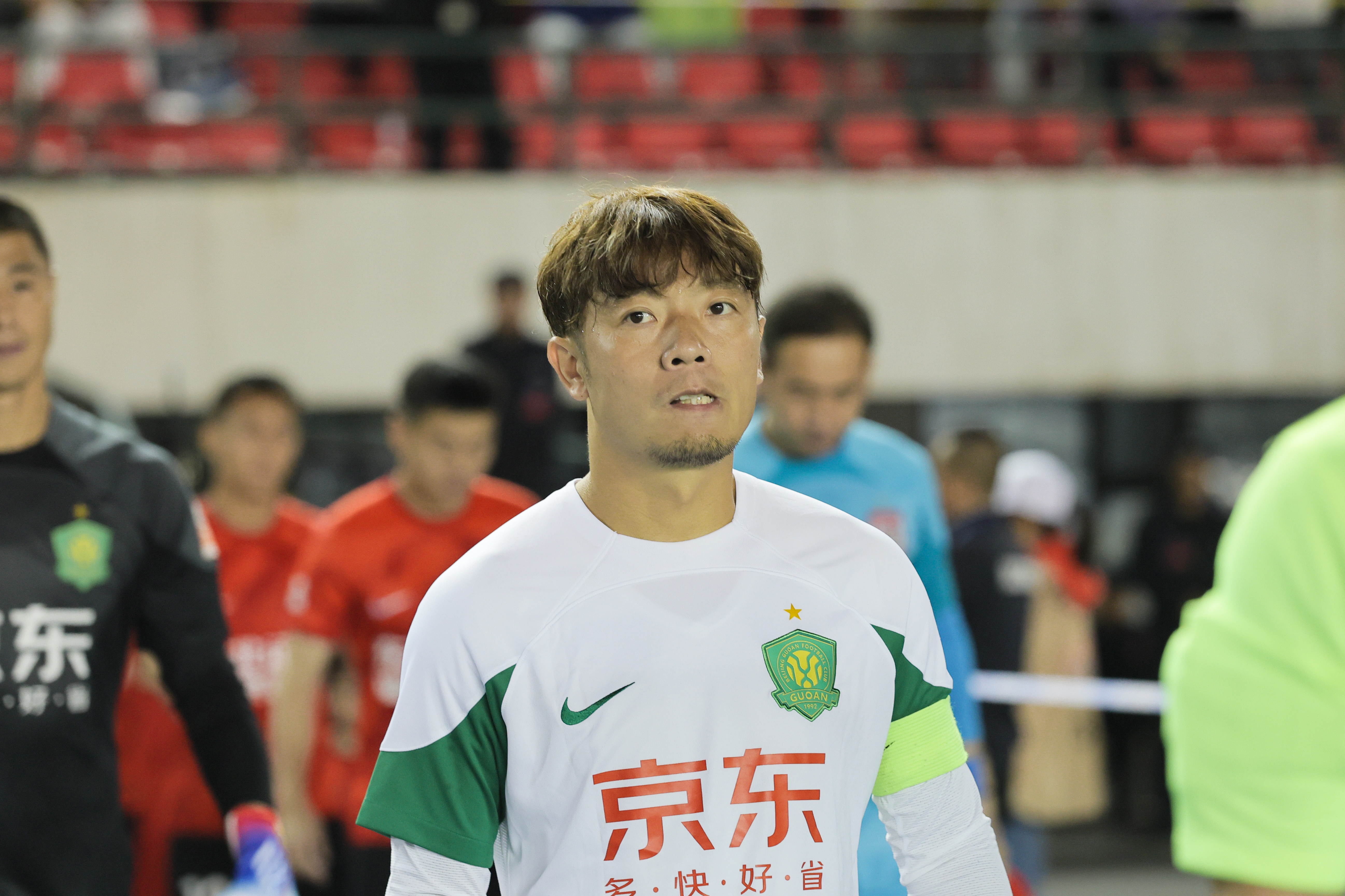 张稀哲替补破门 国安客场3-0完胜申花