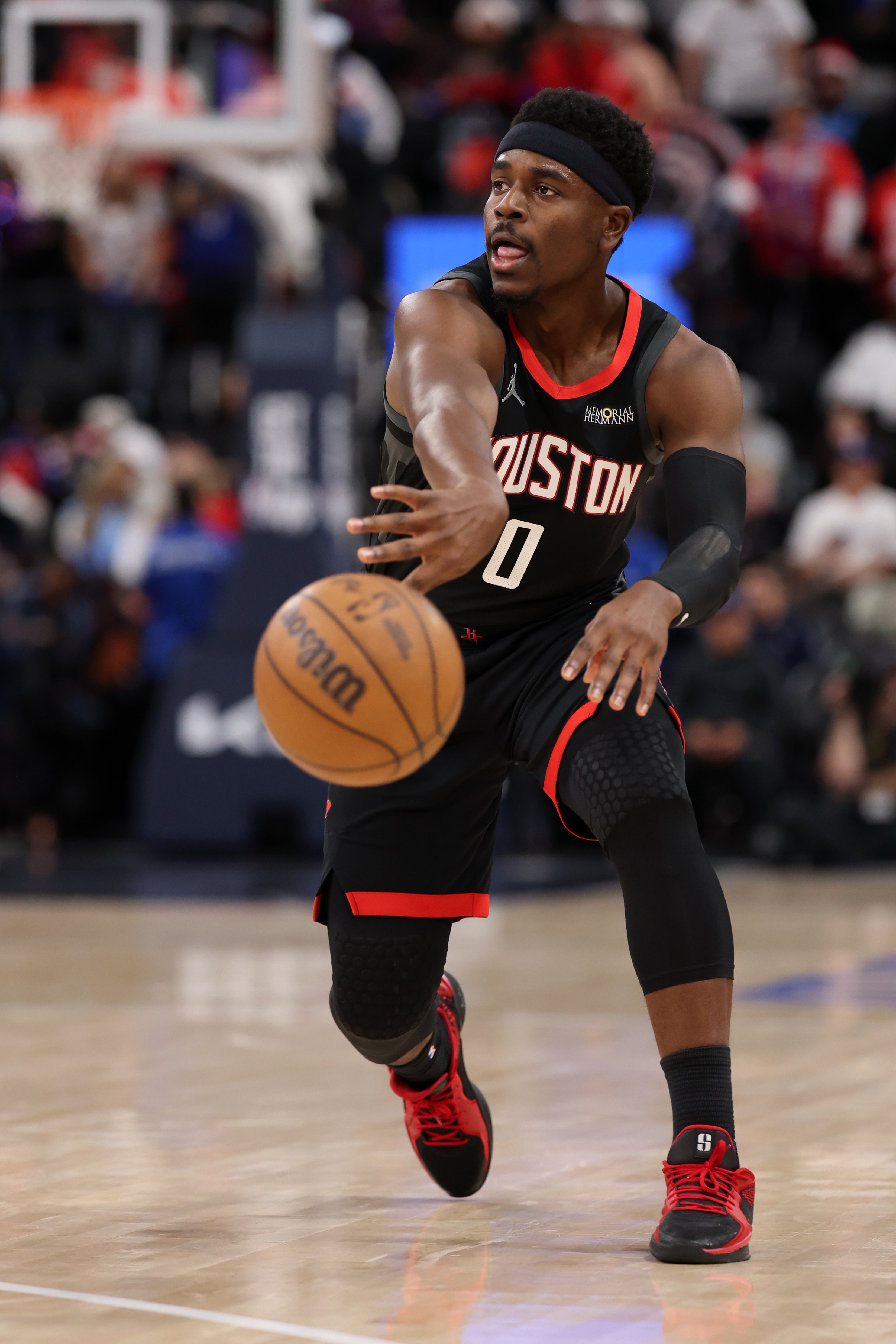 阿隆·霍勒迪合同含NBA退出条款 可随时重返美国