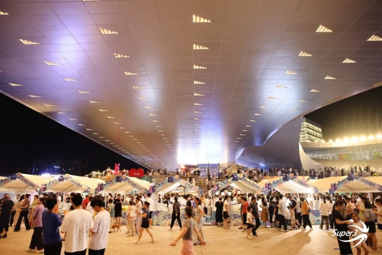 超三联赛靖江赛区日均客流1.5万人次 带动全域消费超20万 超三联赛靖江赛区日均客流1.5万人次 带动全域消费超20万
