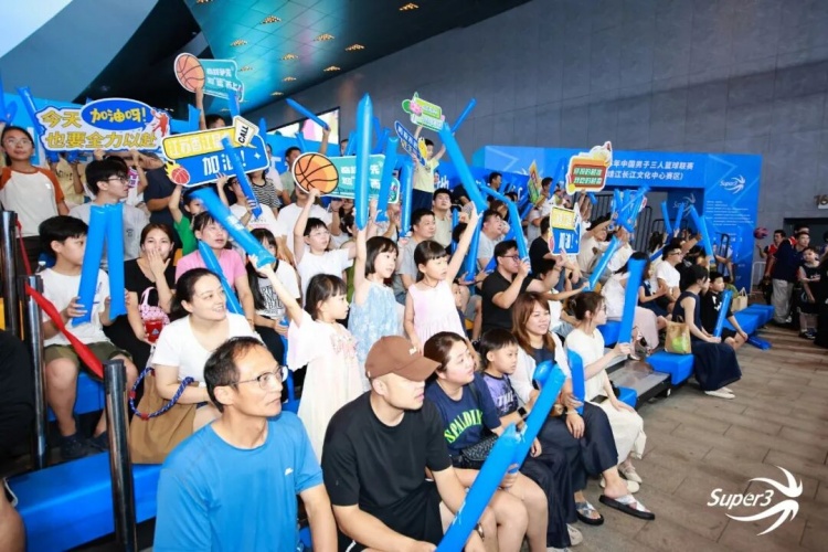 超三联赛靖江赛区日均客流1.5万人次 带动全域消费超20万 超三联赛靖江赛区日均客流1.5万人次 带动全域消费超20万