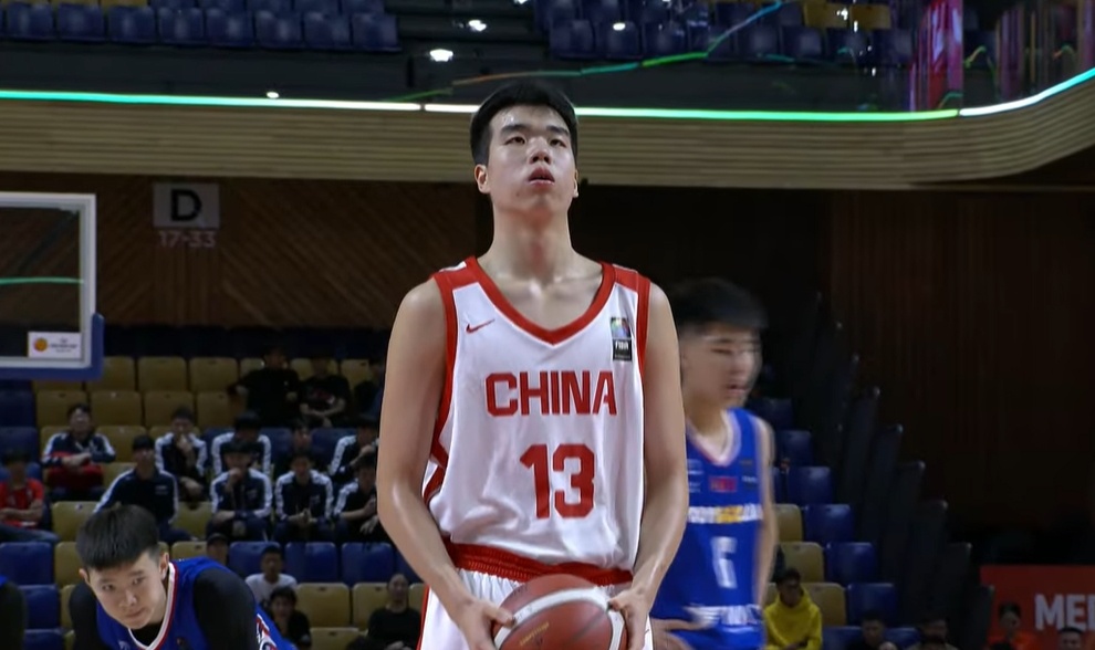 U18亚洲杯中国半场领先菲律宾14分 张懿赵杰12分钟砍7分4板